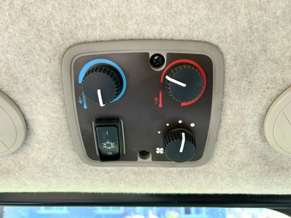 2022 John Deere 4066R Tractor Compact