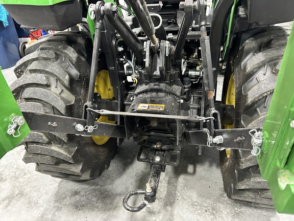 2022 John Deere 2032R Tractor Compact