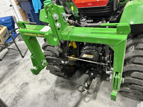 2022 John Deere 2032R Tractor Compact