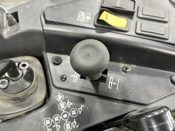 2022 John Deere 2032R Tractor Compact