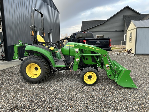2022 John Deere 2032R Tractor Compact