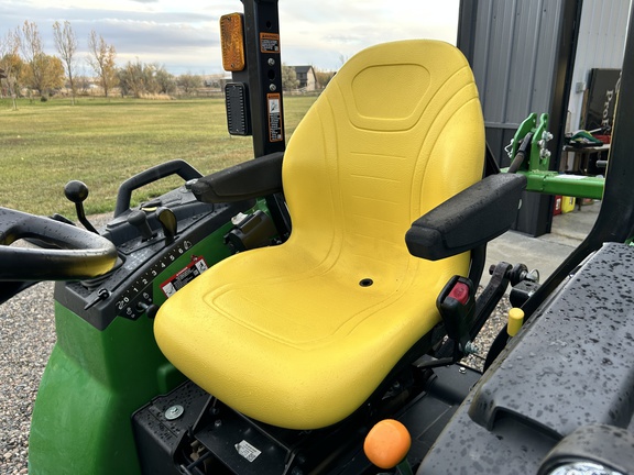 2022 John Deere 2032R Tractor Compact