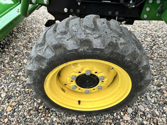 2022 John Deere 2032R Tractor Compact