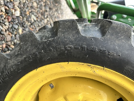 2022 John Deere 2032R Tractor Compact