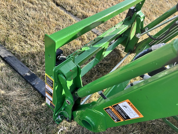 2022 John Deere 2032R Tractor Compact