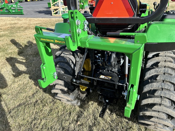 2022 John Deere 2032R Tractor Compact