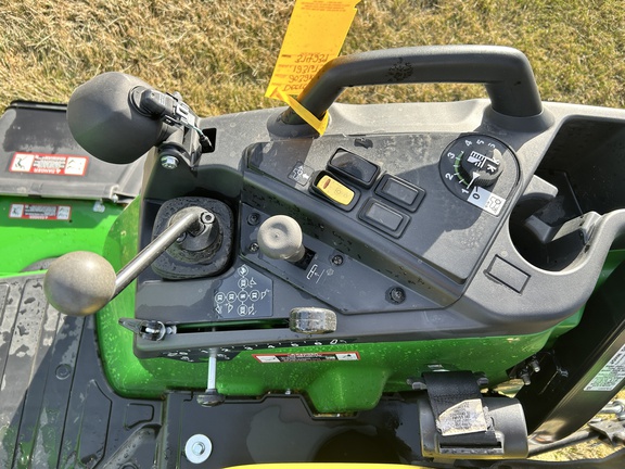 2022 John Deere 2032R Tractor Compact