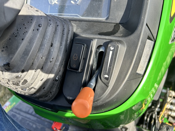 2022 John Deere 2032R Tractor Compact