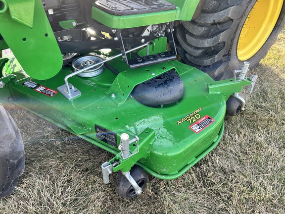 2022 John Deere 2032R Tractor Compact