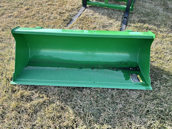 2022 John Deere 2032R Tractor Compact