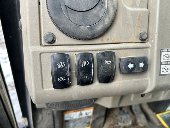 2022 John Deere XUV 835R ATV