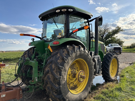 2011 John Deere 7200R Tractor