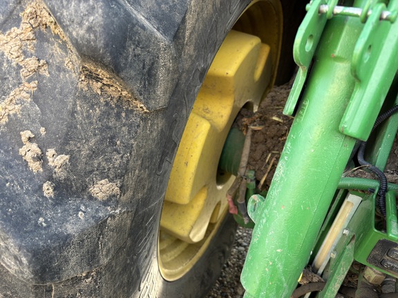2011 John Deere 7200R Tractor