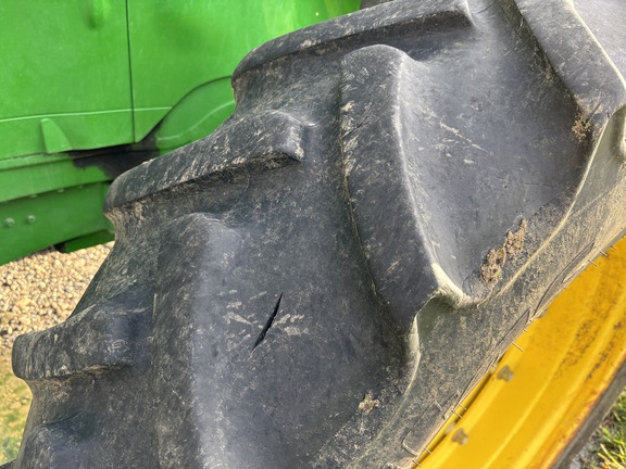 2011 John Deere 7200R Tractor