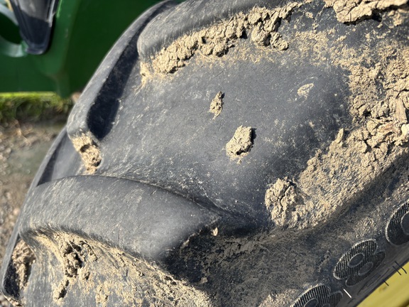 2011 John Deere 7200R Tractor