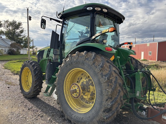 2011 John Deere 7200R Tractor