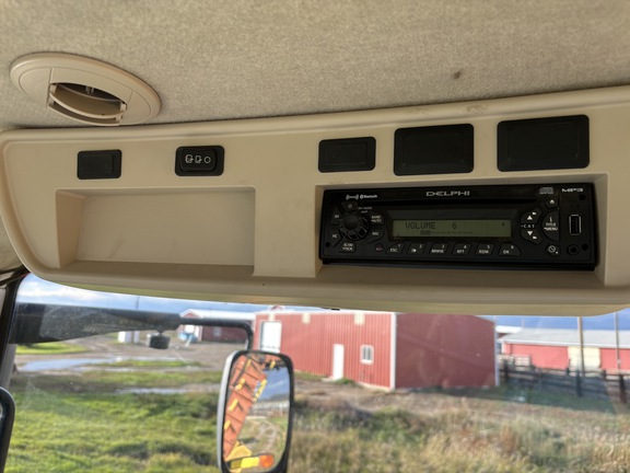 2011 John Deere 7200R Tractor