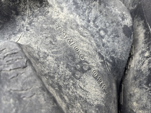 2011 John Deere 7200R Tractor