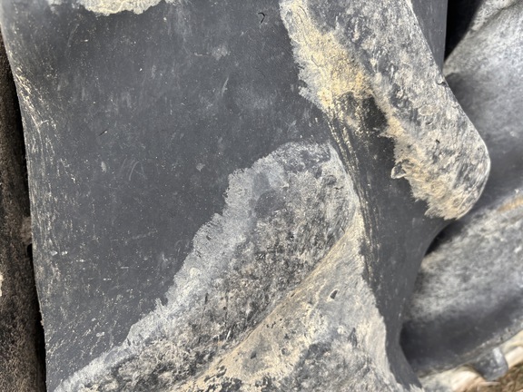 2011 John Deere 7200R Tractor