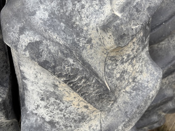 2011 John Deere 7200R Tractor