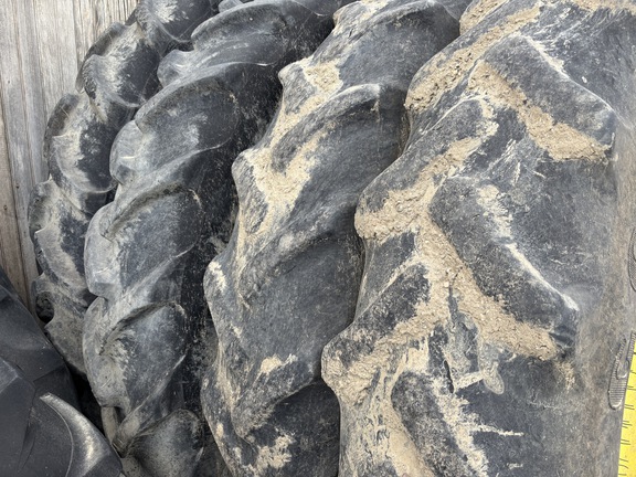 2011 John Deere 7200R Tractor