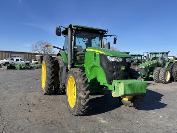 2011 John Deere 7200R Tractor