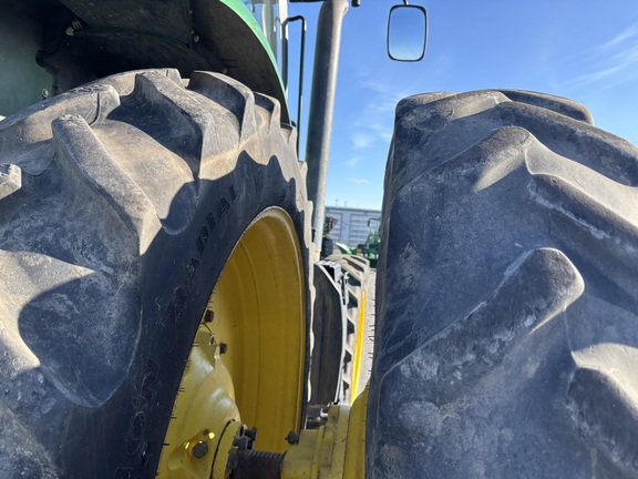 2011 John Deere 7200R Tractor