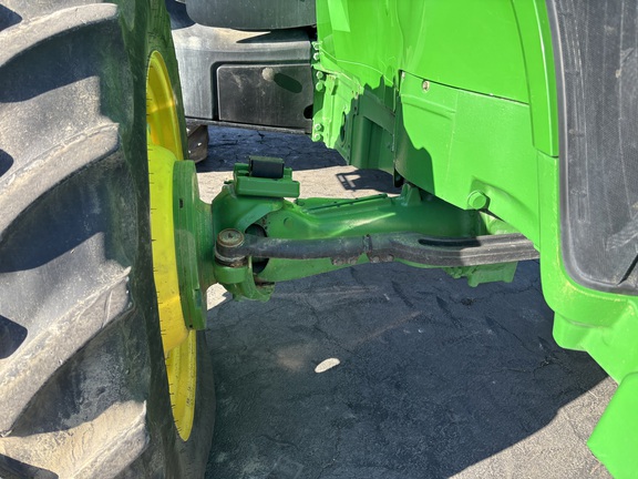 2011 John Deere 7200R Tractor