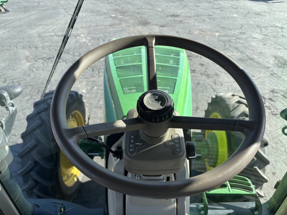 2011 John Deere 7200R Tractor