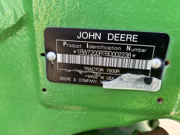 2011 John Deere 7200R Tractor