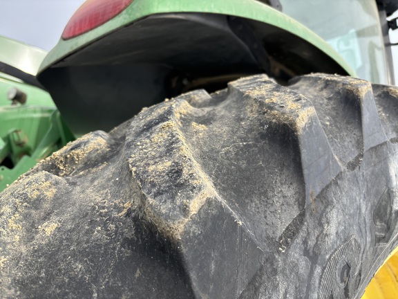 2015 John Deere 7210R Tractor