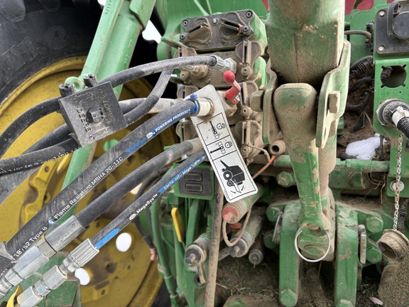 2015 John Deere 7210R Tractor