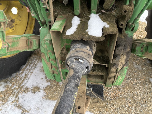 2015 John Deere 7210R Tractor