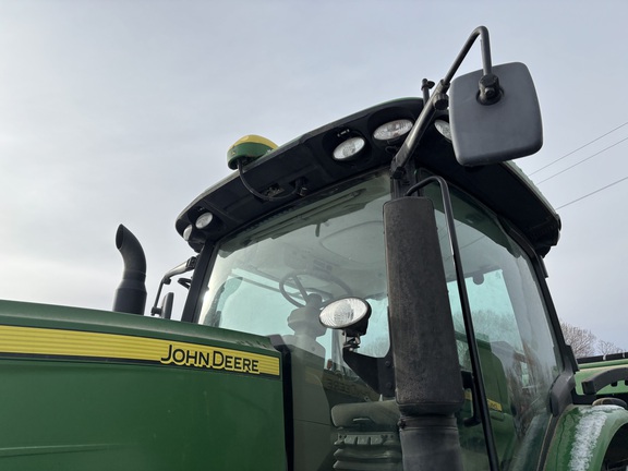2015 John Deere 7210R Tractor