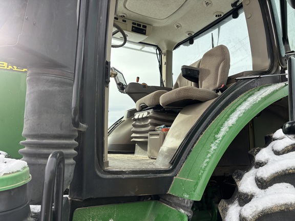 2015 John Deere 7210R Tractor