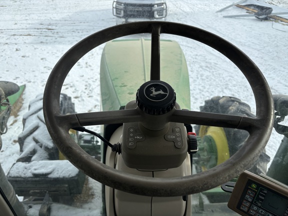 2015 John Deere 7210R Tractor