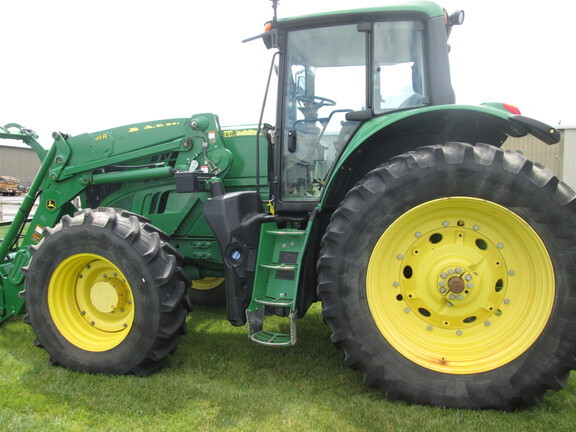 2022 John Deere 6155R Tractor