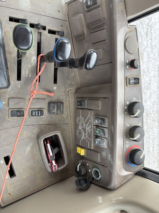 2016 John Deere 6175M Tractor