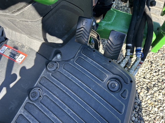 2022 John Deere 1023E Tractor Compact