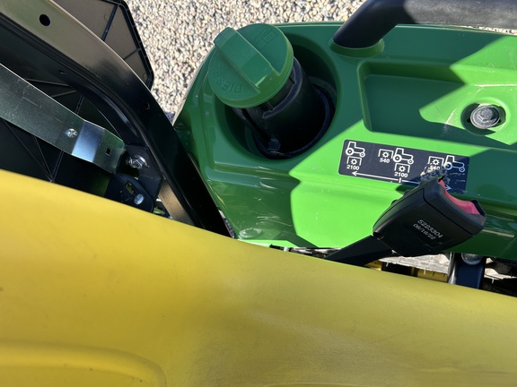 2022 John Deere 1023E Tractor Compact