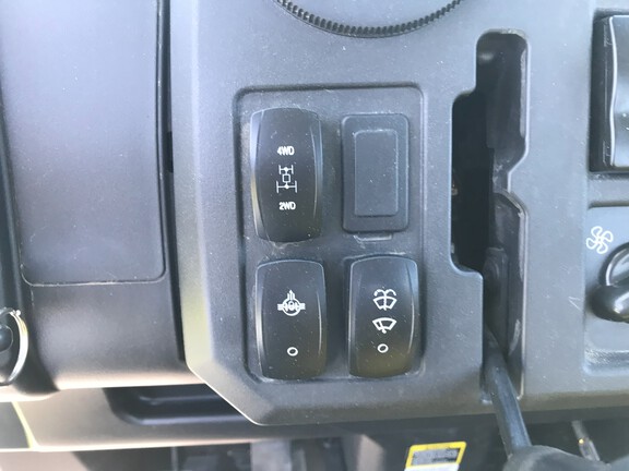 2022 John Deere XUV 865M ATV