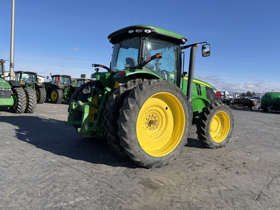 2011 John Deere 7200R Tractor