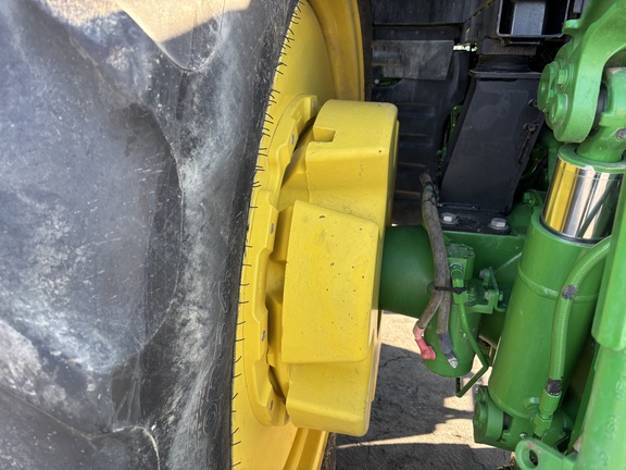 2011 John Deere 7200R Tractor