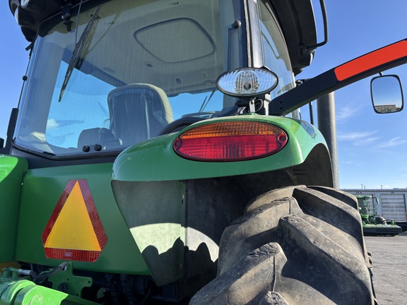 2011 John Deere 7200R Tractor