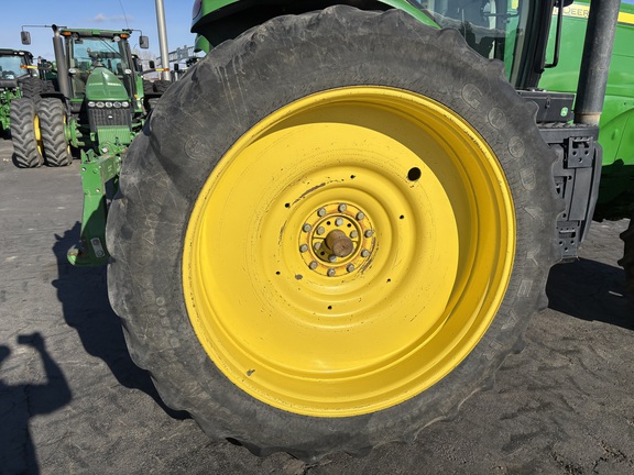 2011 John Deere 7200R Tractor