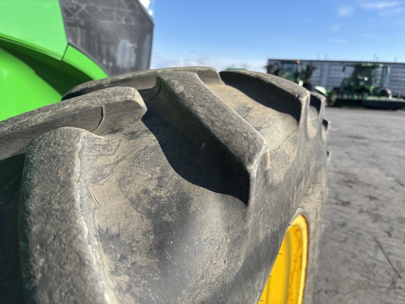 2011 John Deere 7200R Tractor