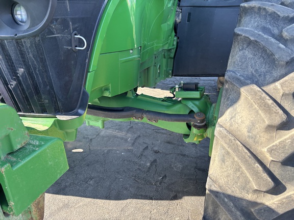 2011 John Deere 7200R Tractor