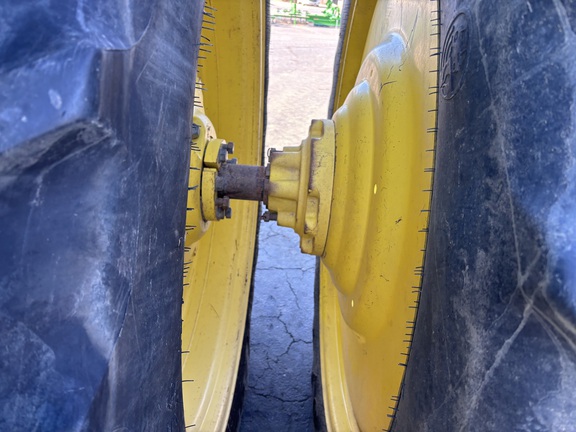 2011 John Deere 7200R Tractor