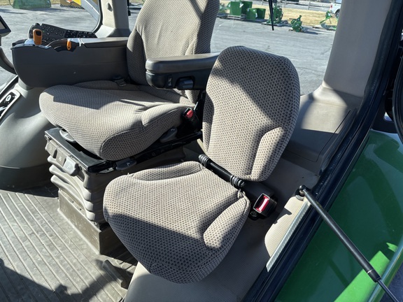 2011 John Deere 7200R Tractor