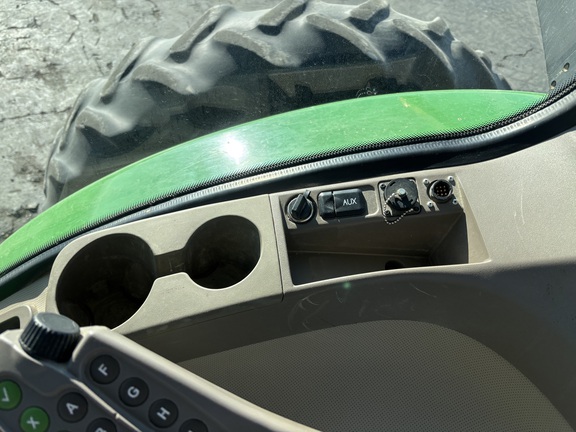 2011 John Deere 7200R Tractor